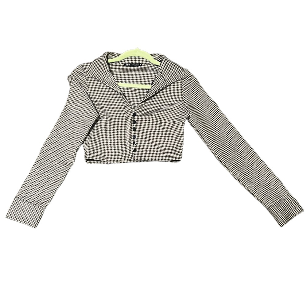 Zara Long Sleeve Top with V-neck Lapel collar .